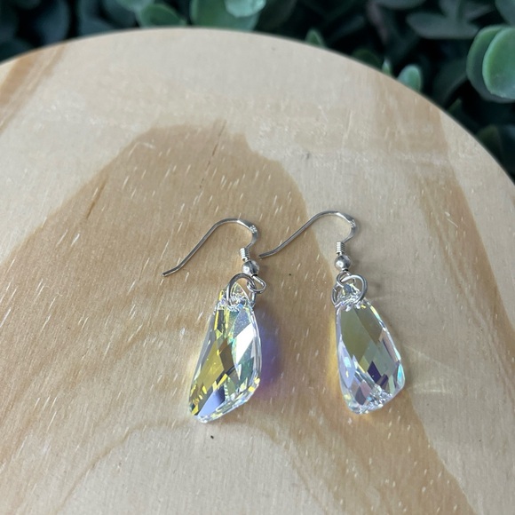 Made w/ Sterling Silver Swarovski Crystal Clear Angel Wing Earrings Leverback - Picture 2 of 4